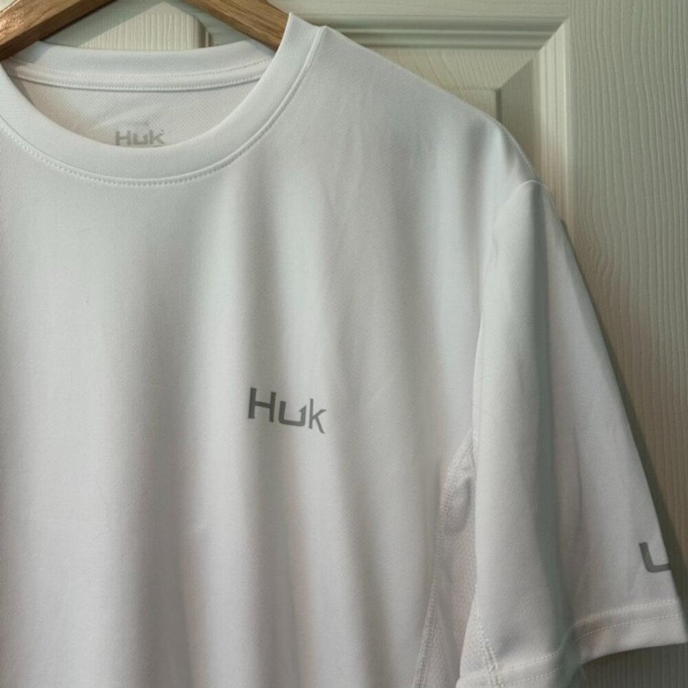 NWOT Huk Pursuit Short Sleeve Performance Crew